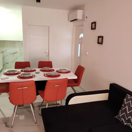 Muzo * Betina (Sibenik-Knin)