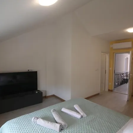 Muzo Betina (Sibenik-Knin)