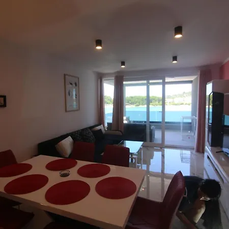 Muzo Betina (Sibenik-Knin)