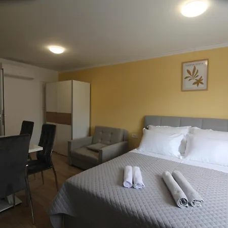 Muzo Apartment *