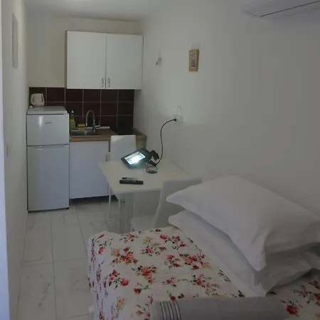 Muzo Betina (Sibenik-Knin)