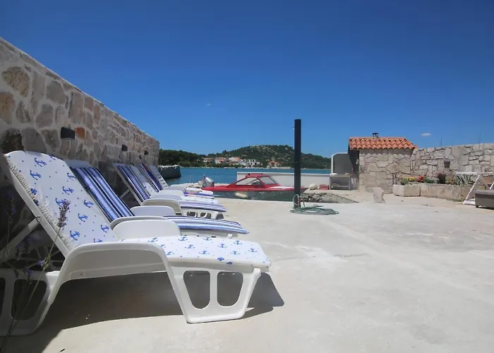 Muzo Betina (Sibenik-Knin)