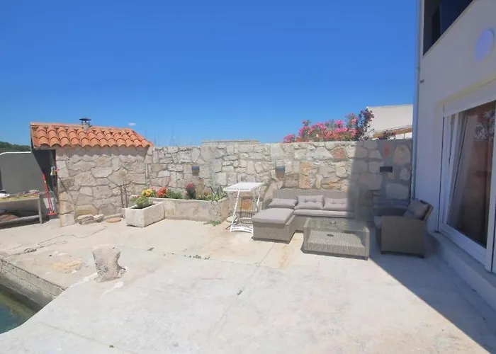 Muzo Appartement Betina (Sibenik-Knin)