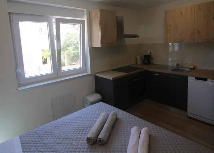 Muzo Betina (Sibenik-Knin)