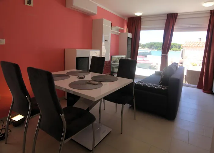 Muzo * Betina (Sibenik-Knin)