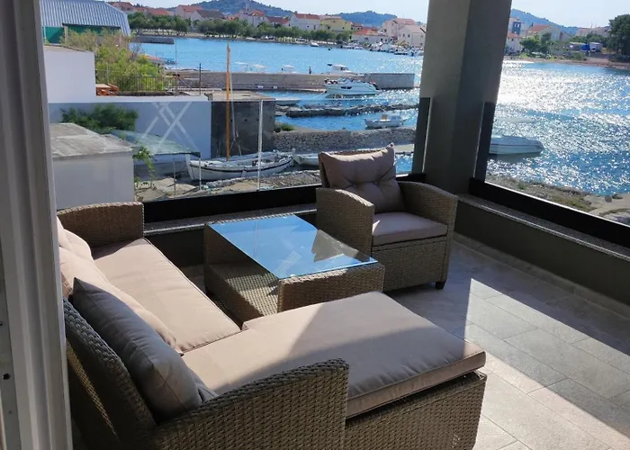 Muzo * Betina (Sibenik-Knin)