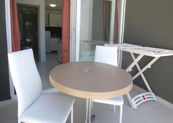 Muzo * Betina (Sibenik-Knin)