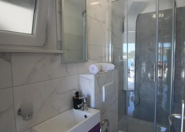 Muzo * Betina (Sibenik-Knin)